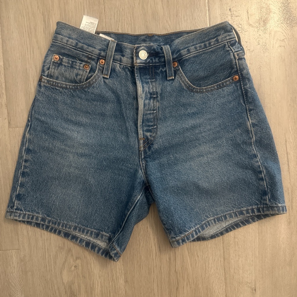 Levi’s Classic Blue Denim Women's Shorts